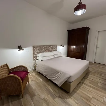 Bellhome 1 - Elegante Appartamento Nel Centro Di Bari Exterior photo